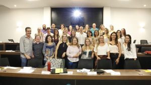 Turma do 18º Excelência na Ortodontia com o Dr. Jorge Faber (Foto: Giulia Cordeiro/ Dental Press)